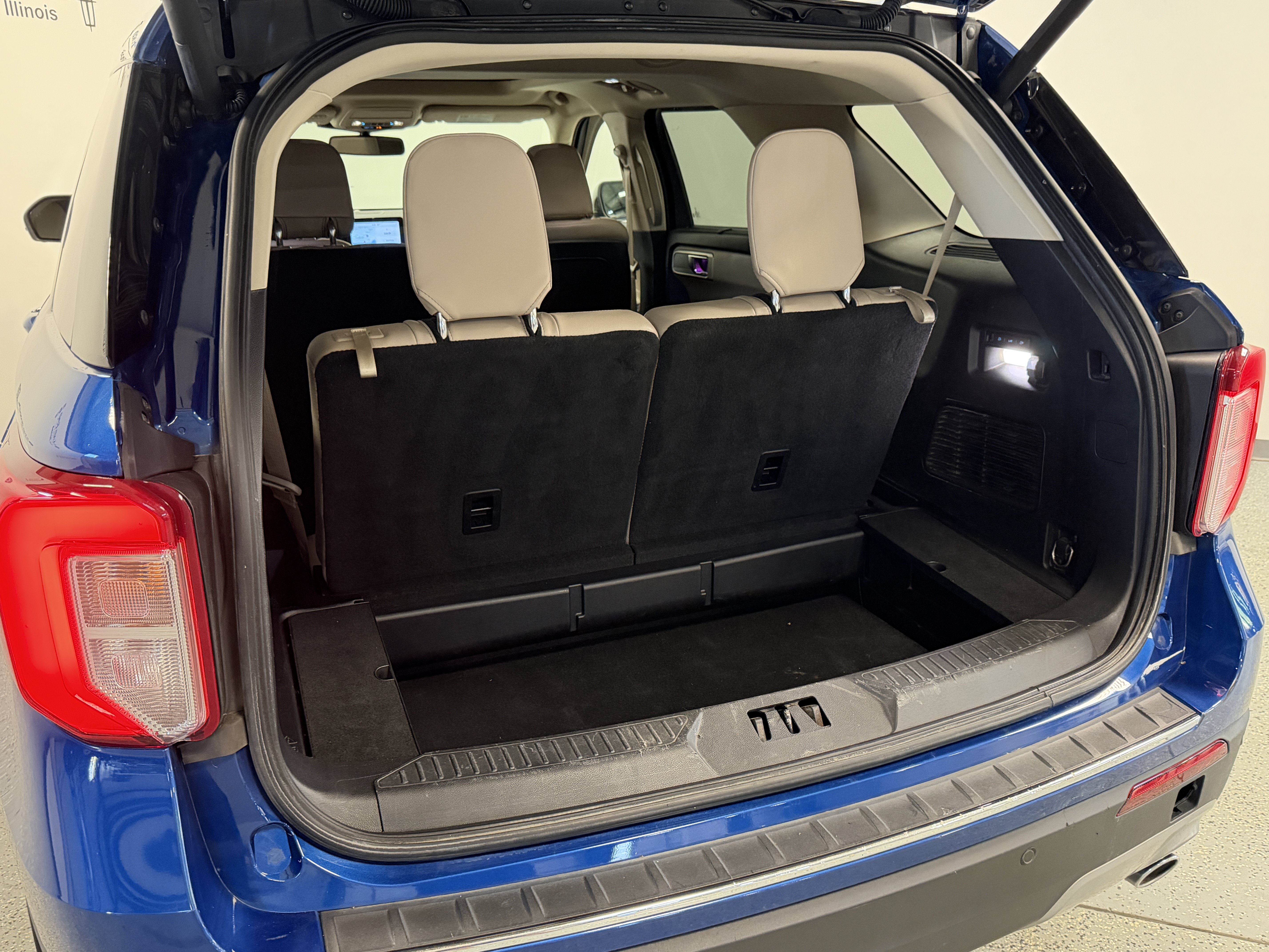 Used 2020 Ford Explorer Limited AWD/4WD image 25