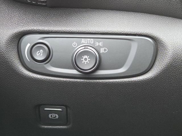 Certified 2025 Chevrolet Blazer LT image 9