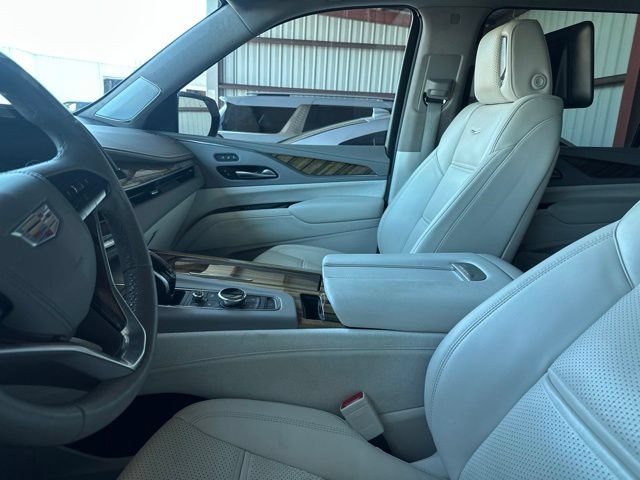 Used 2023 Cadillac Escalade ESV Sport Platinum w/ LPO, ONYX Package AWD/4WD image 4