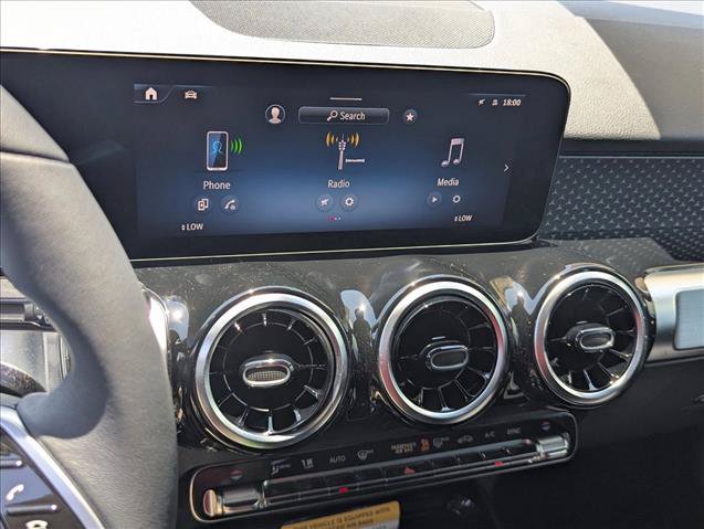 New 2026 Mercedes-Benz GLB 250 image 11