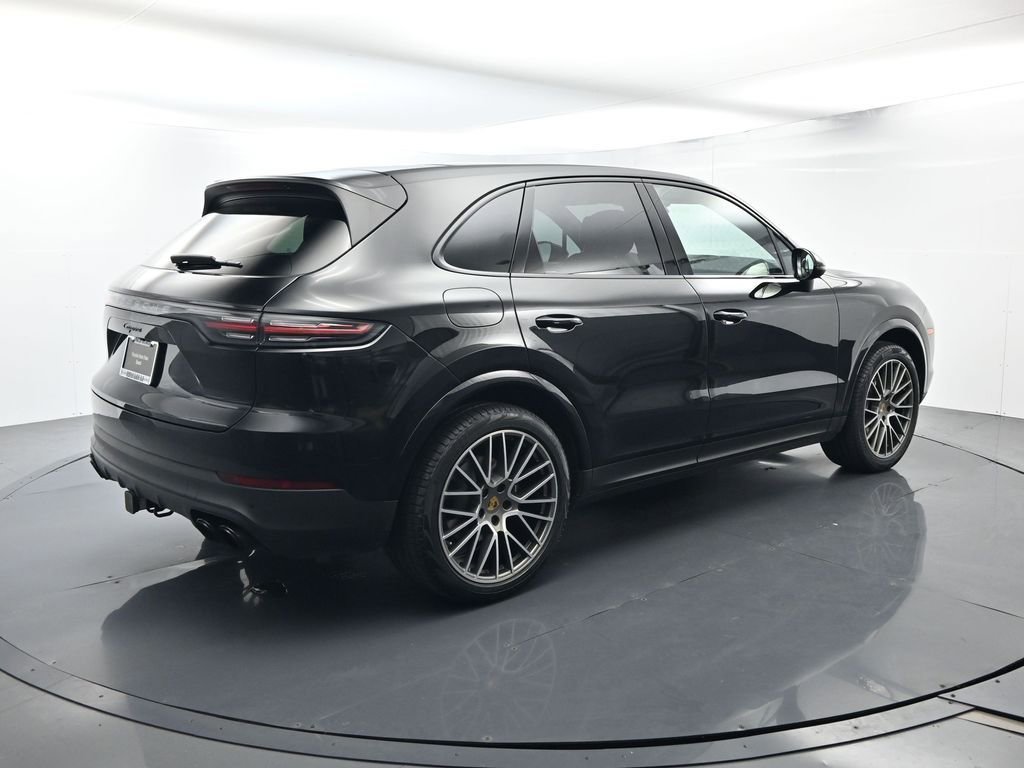 Certified 2023 Porsche Cayenne Platinum Edition image 15