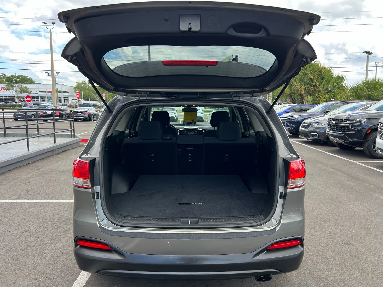 Used 2016 Kia Sorento LX image 16