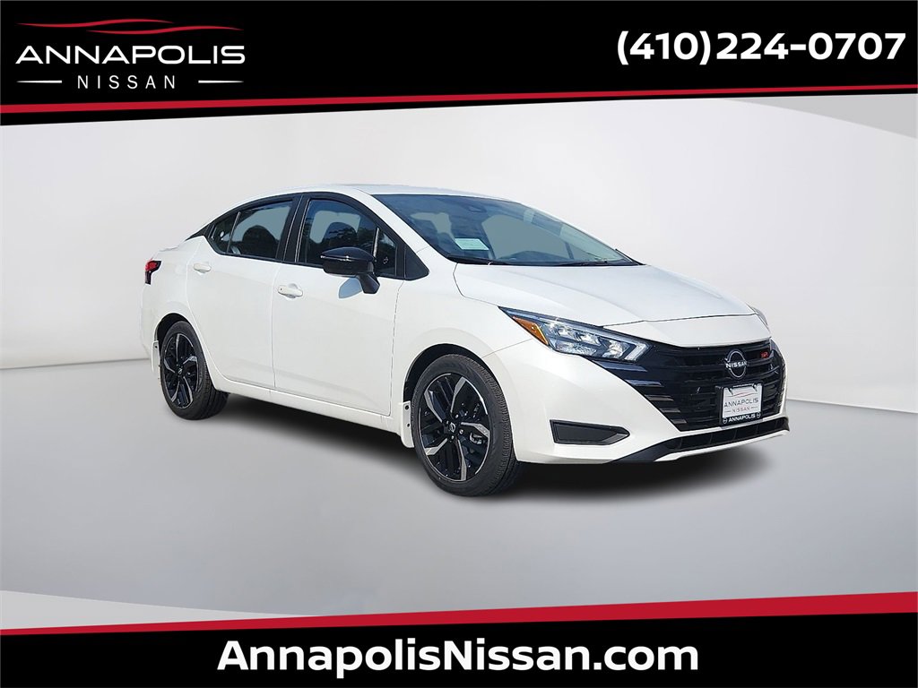 New 2025 Nissan Versa SR w/ Trunk Package