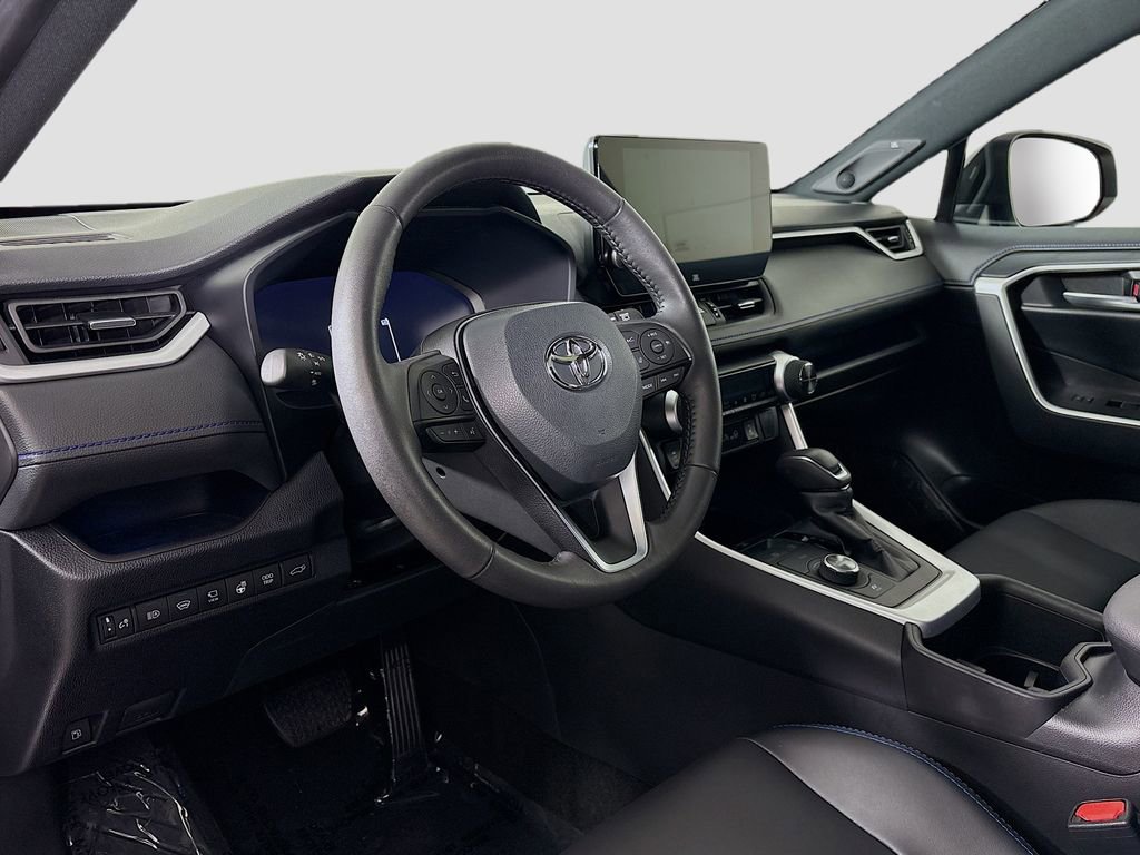 Used 2023 Toyota RAV4 XSE AWD/4WD image 10
