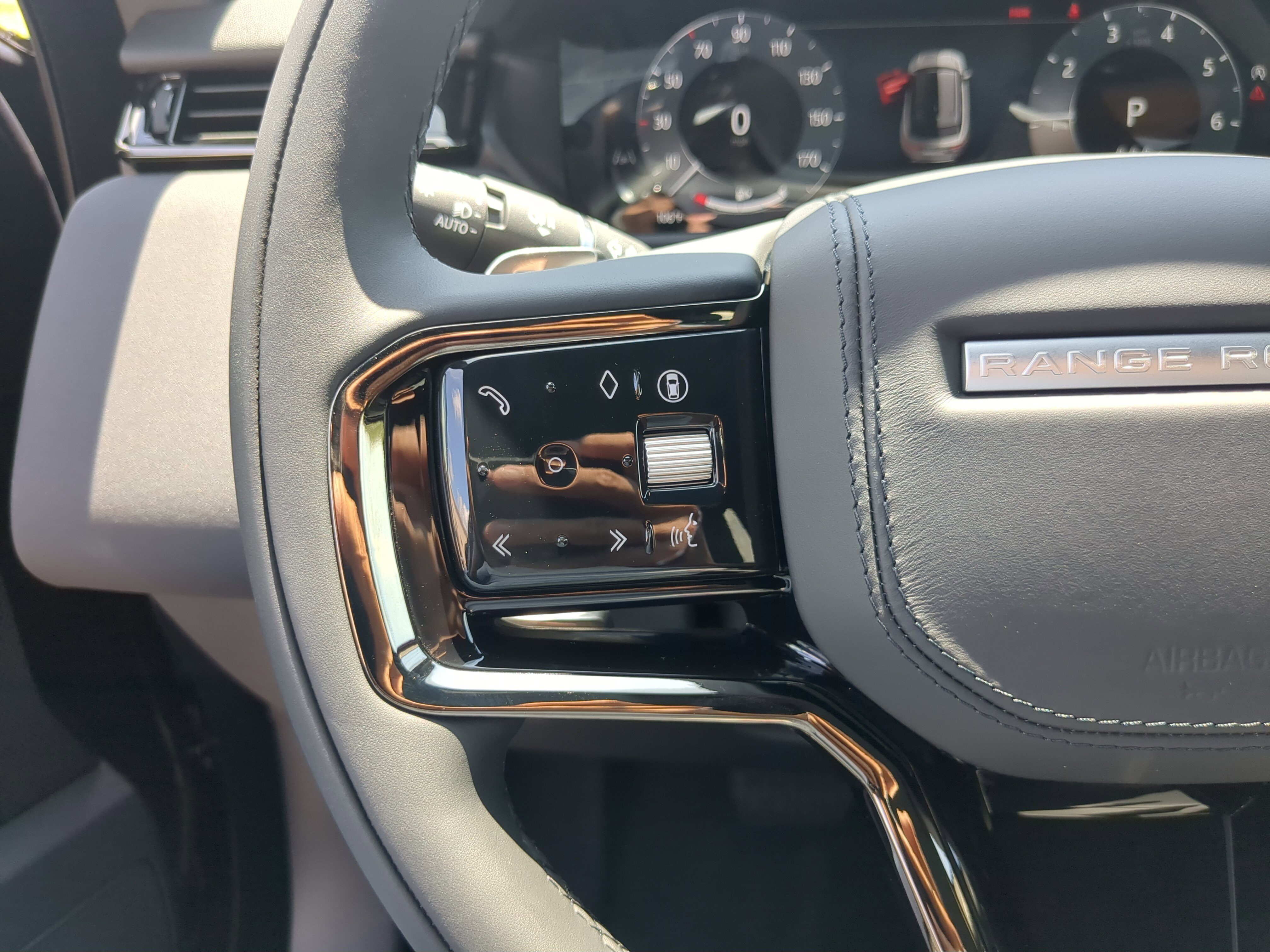 New 2026 Land Rover Range Rover Velar S image 27