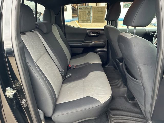 Used 2020 Toyota Tacoma TRD Sport image 25