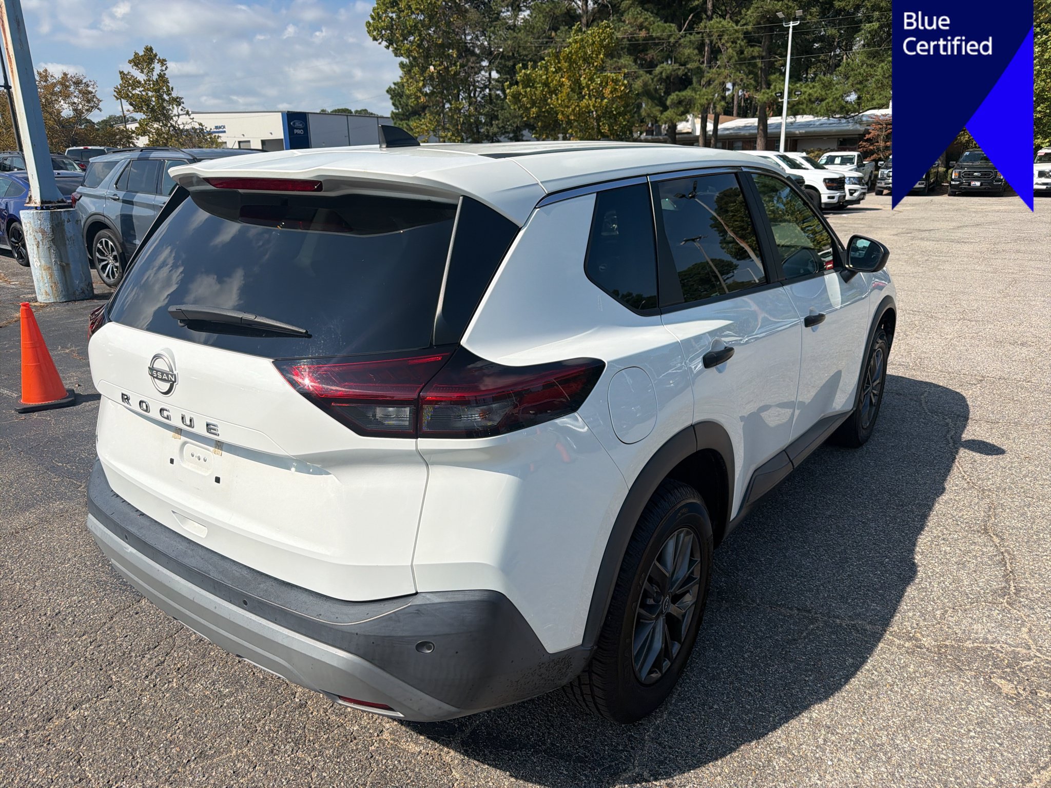 Used 2023 Nissan Rogue S FWD image 5