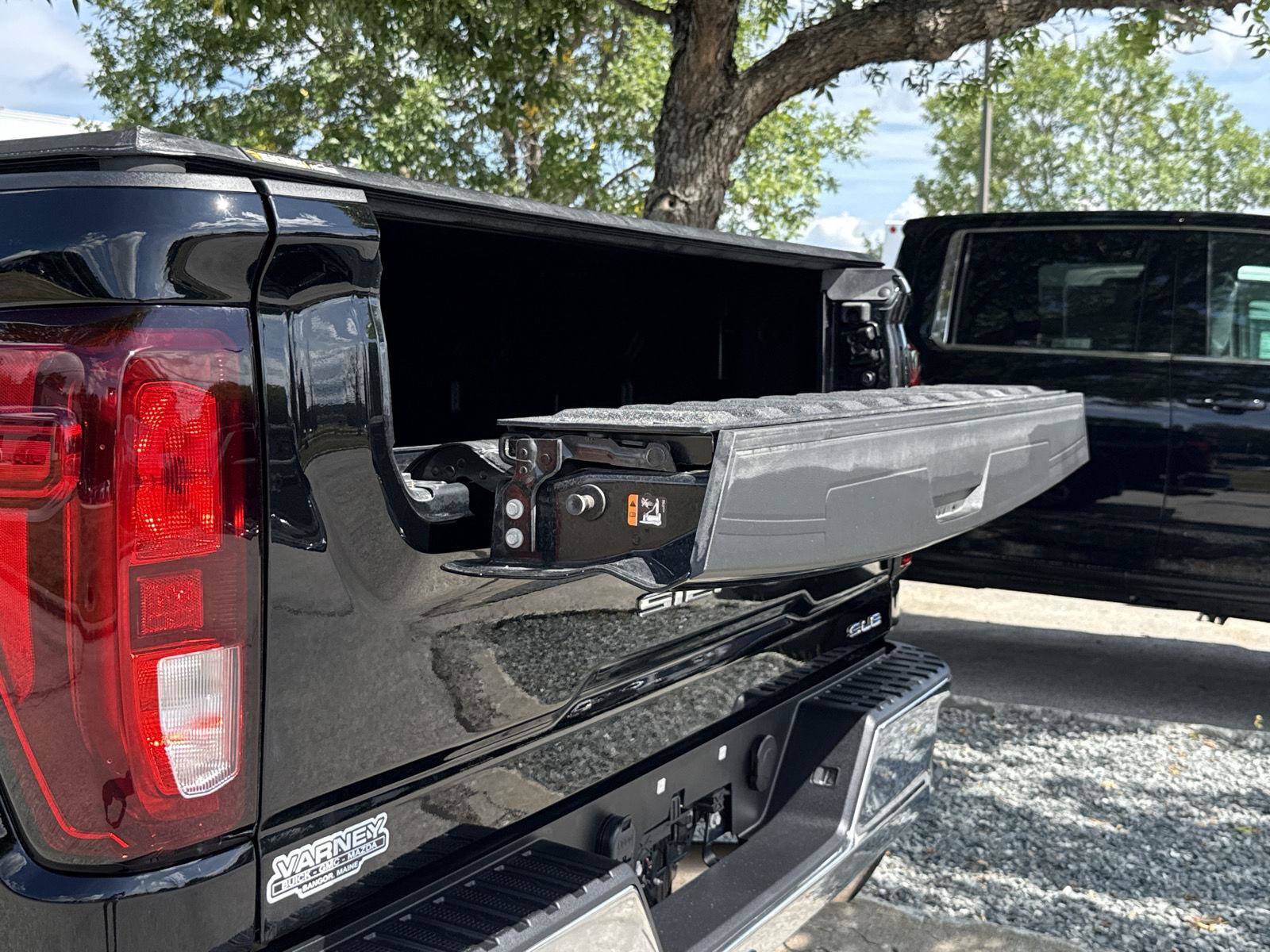 Used 2026 GMC Sierra 2500 SLE w/ SLE Value Package; AWD/4WD image 13