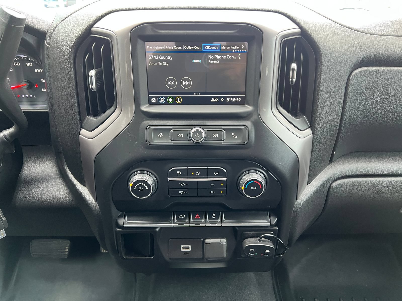 Used 2019 Chevrolet Silverado 1500 Custom w/ Custom Convenience Package AWD/4WD image 18