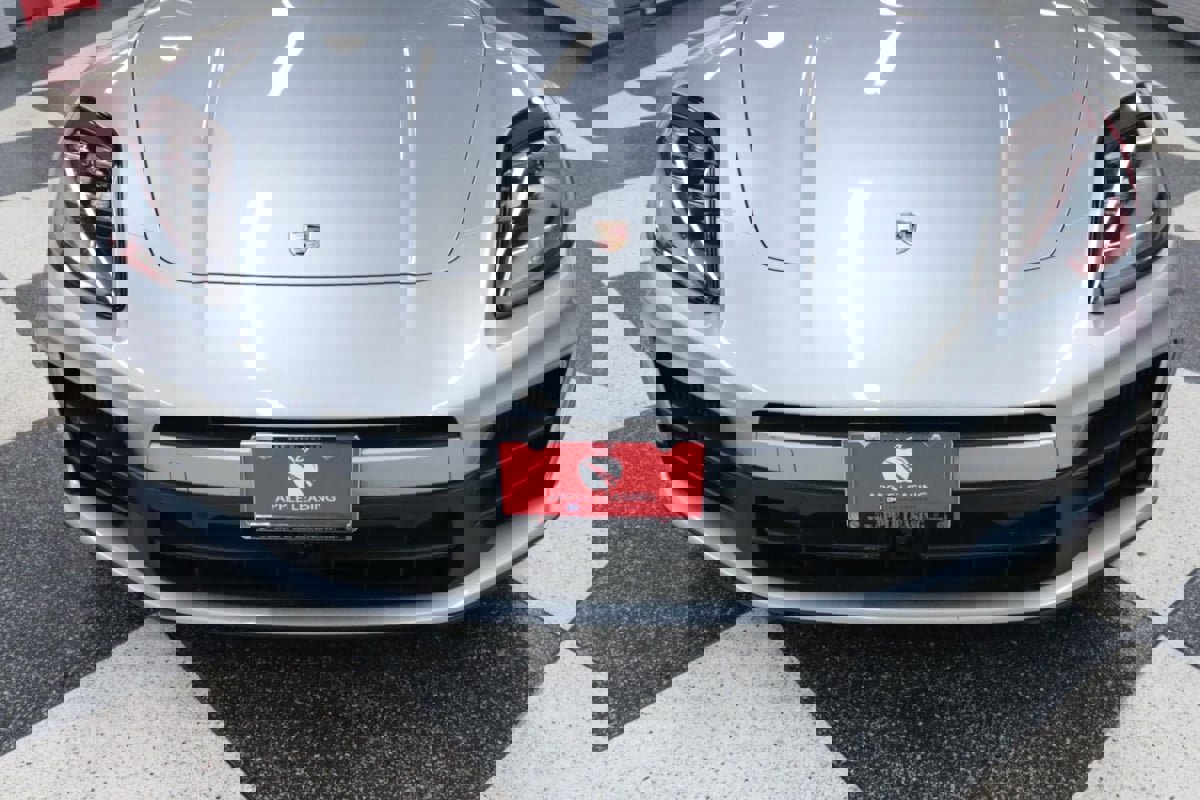 Used 2025 Porsche Panamera image 4