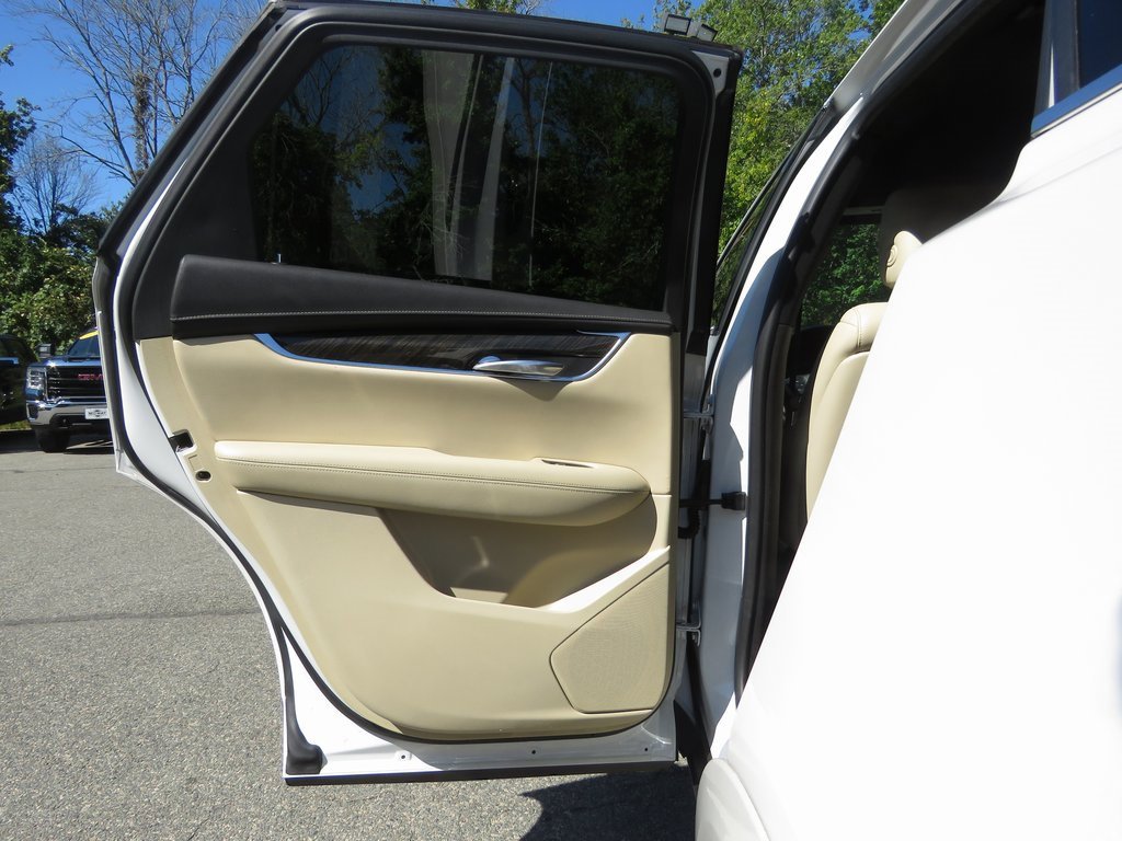 Used 2018 Cadillac XT5 AWD image 20