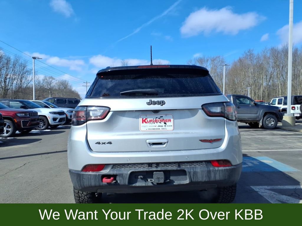 Used 2025 Jeep Compass Trailhawk w/ Trailhawk Elite Group AWD/4WD image 7
