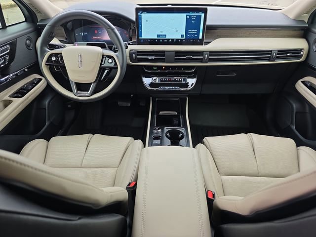 Used 2025 Lincoln Corsair Reserve w/ Equipment Group 202A image 17