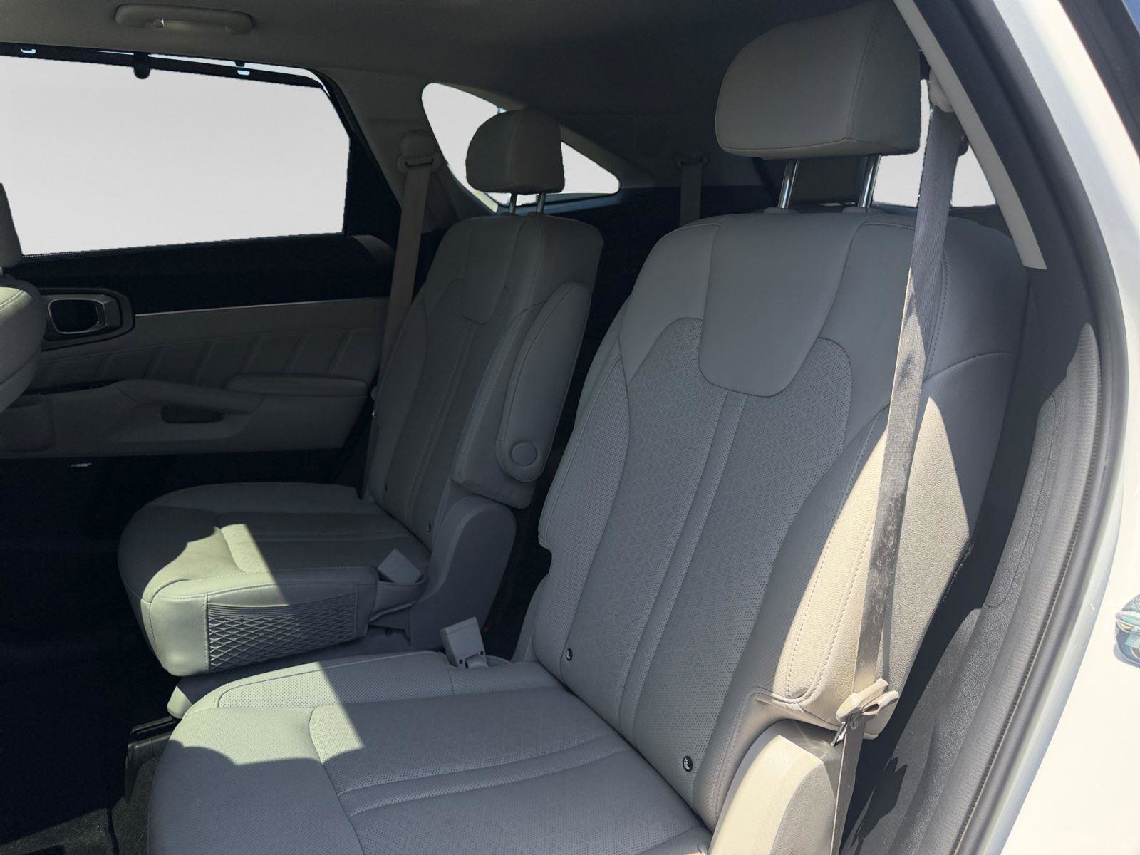 Used 2023 Kia Sorento SX Prestige w/ Panoramic Sunroof Package AWD/4WD image 26