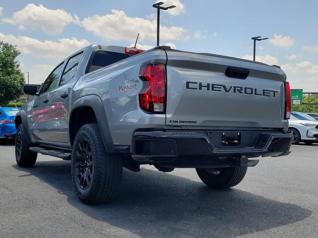 Used 2024 Chevrolet Colorado Trail Boss w/ Advanced Trailering Package AWD/4WD image 7