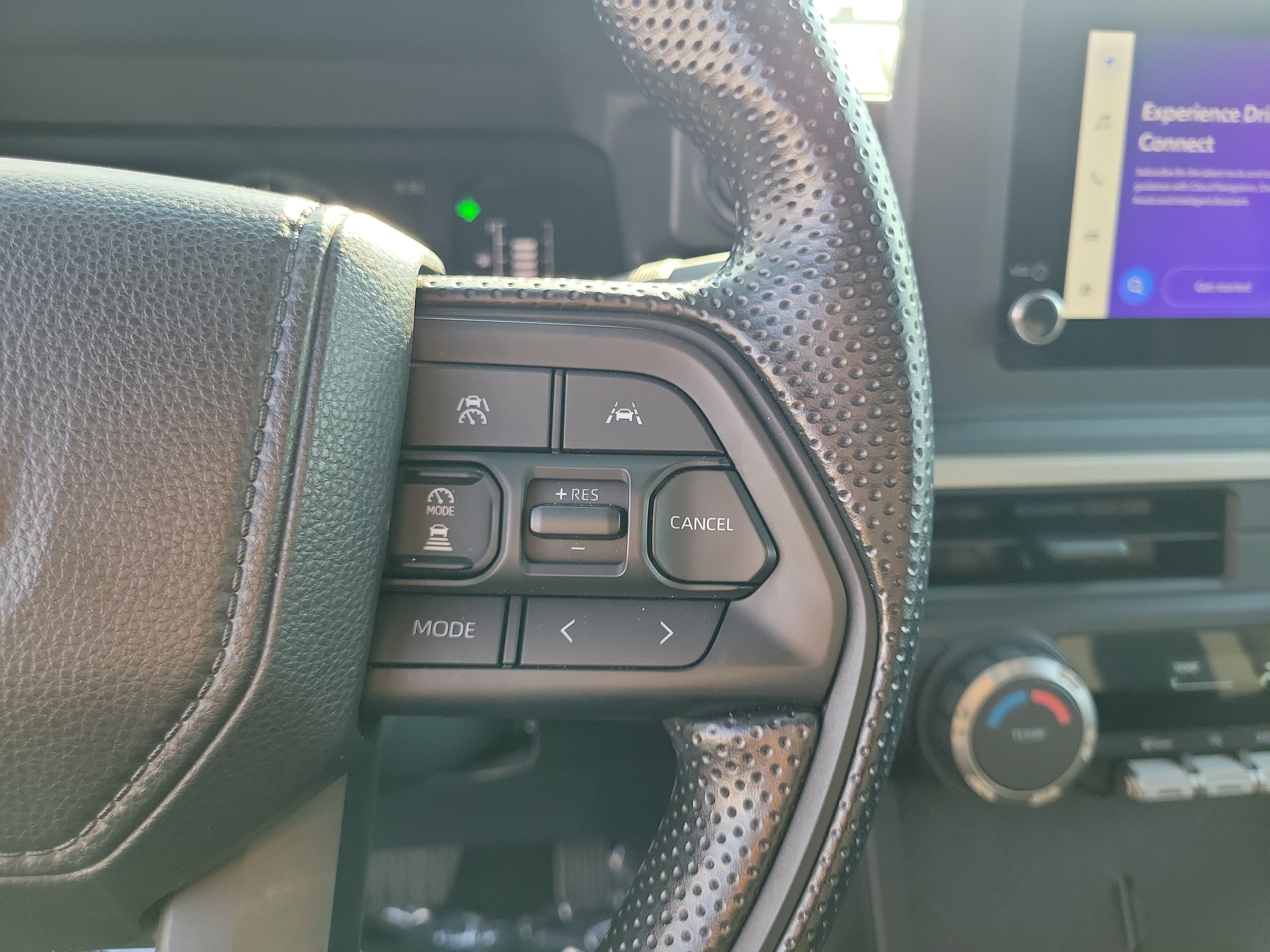 Used 2025 Toyota Tacoma SR AWD/4WD image 18