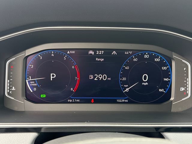 Certified 2025 Volkswagen Jetta SEL image 17