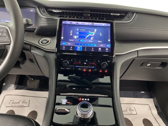 Used 2023 Jeep Grand Cherokee Limited image 25