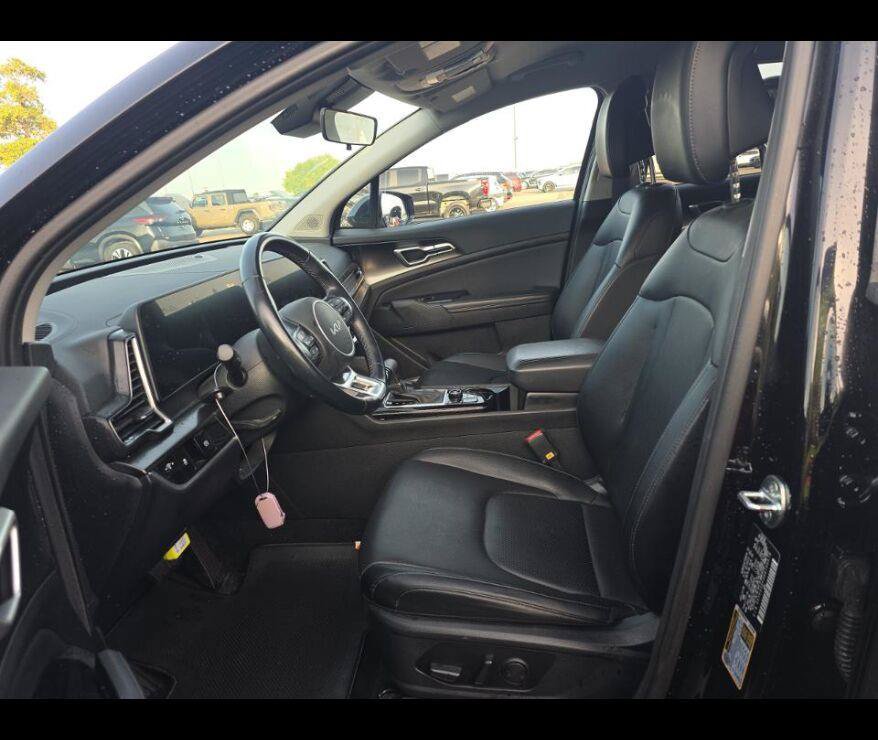Used 2024 Kia Sportage EX FWD image 3