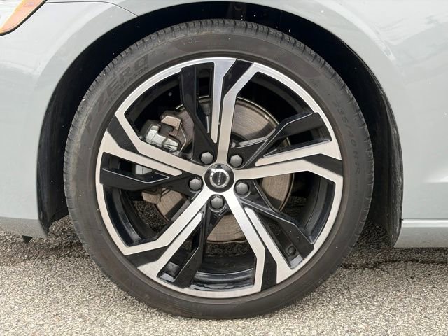 Used 2024 Volvo S60 B5 Core image 8