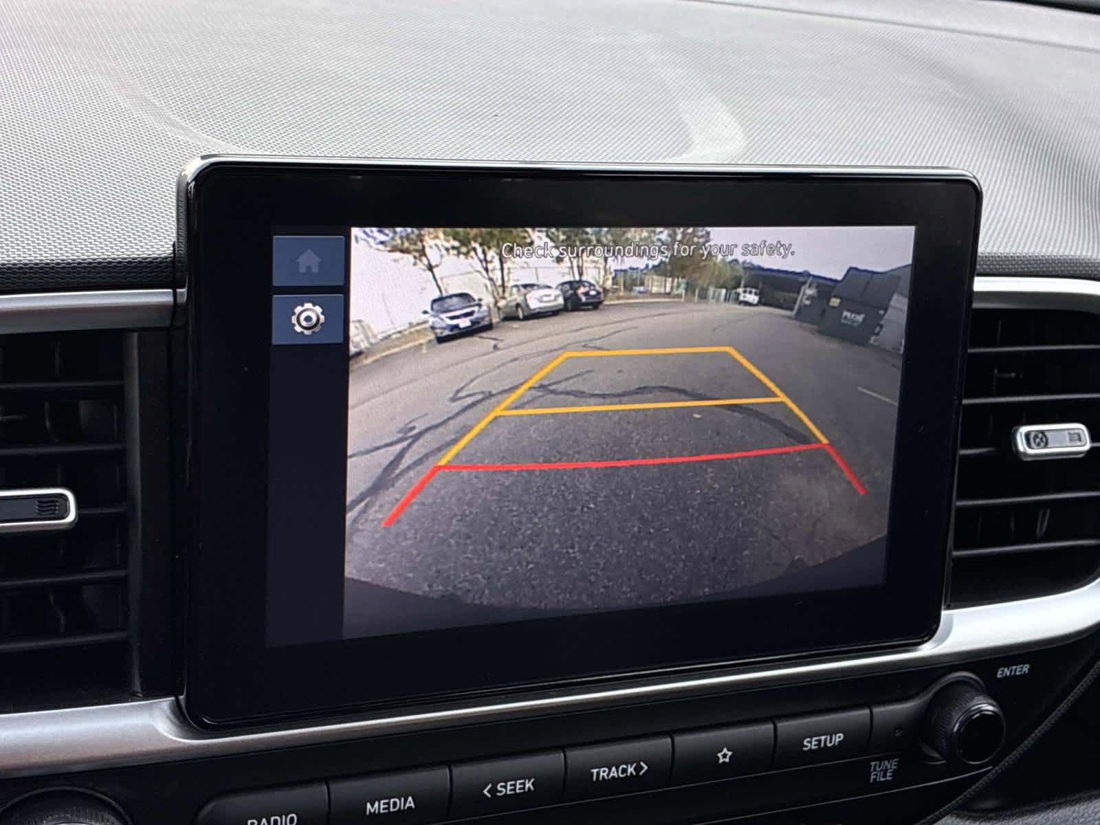 Used 2025 Hyundai Venue SEL FWD image 43