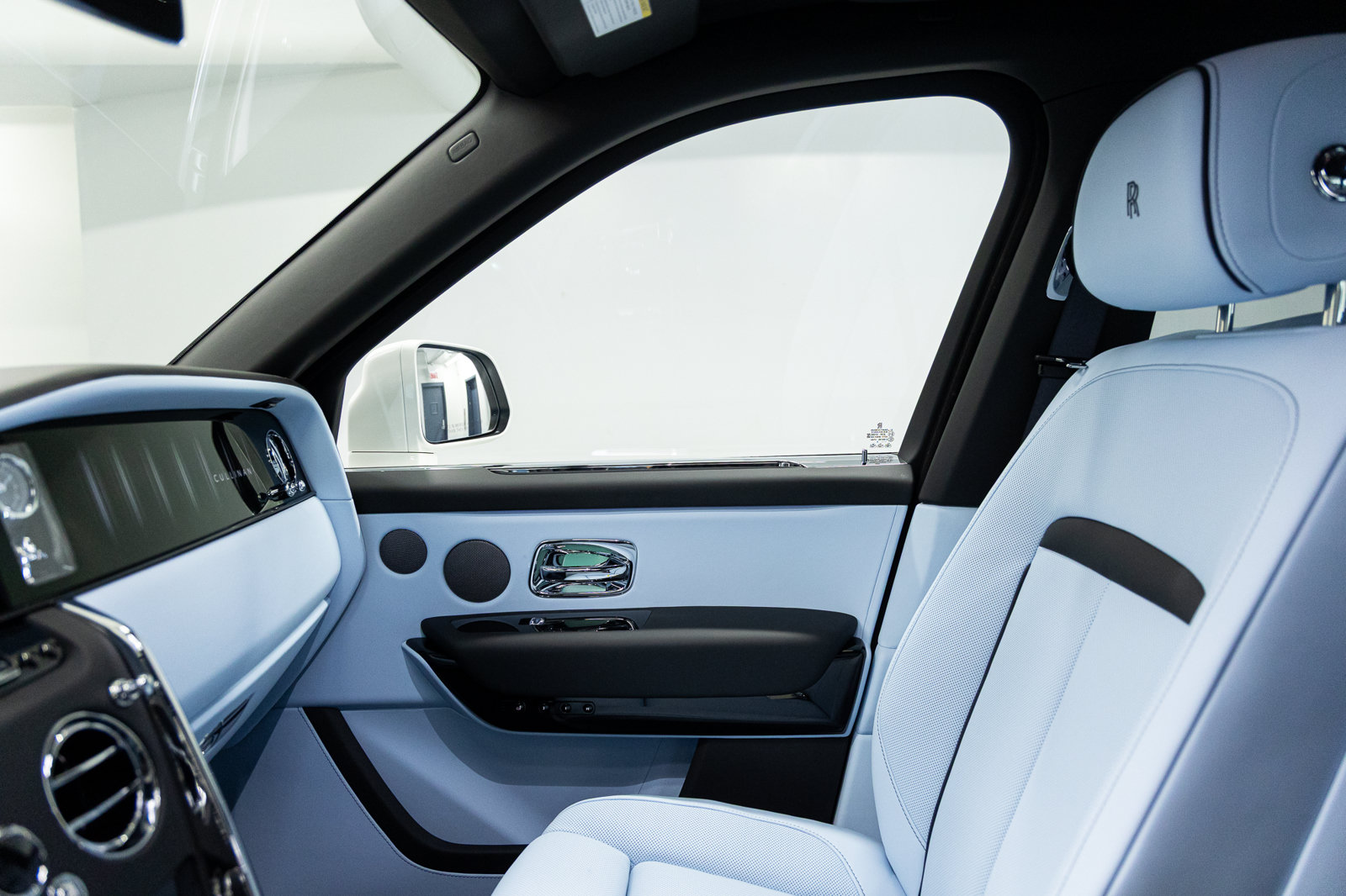 New 2026 Rolls-Royce Cullinan AWD/4WD image 47