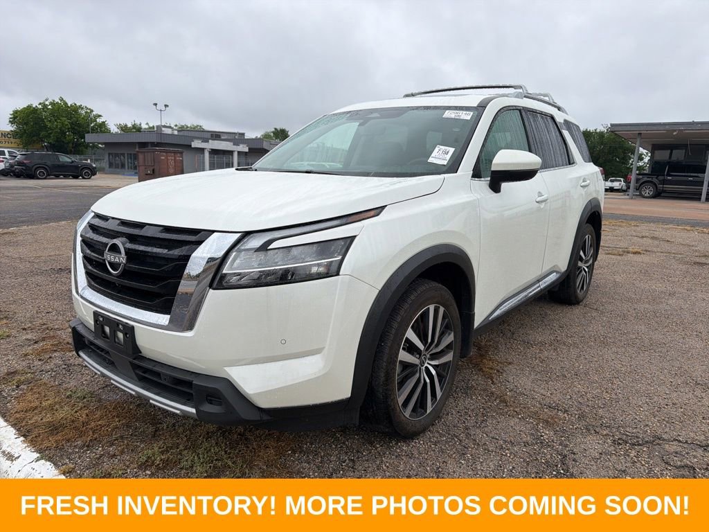 Used 2024 Nissan Pathfinder Platinum w/ Cargo Package image 3