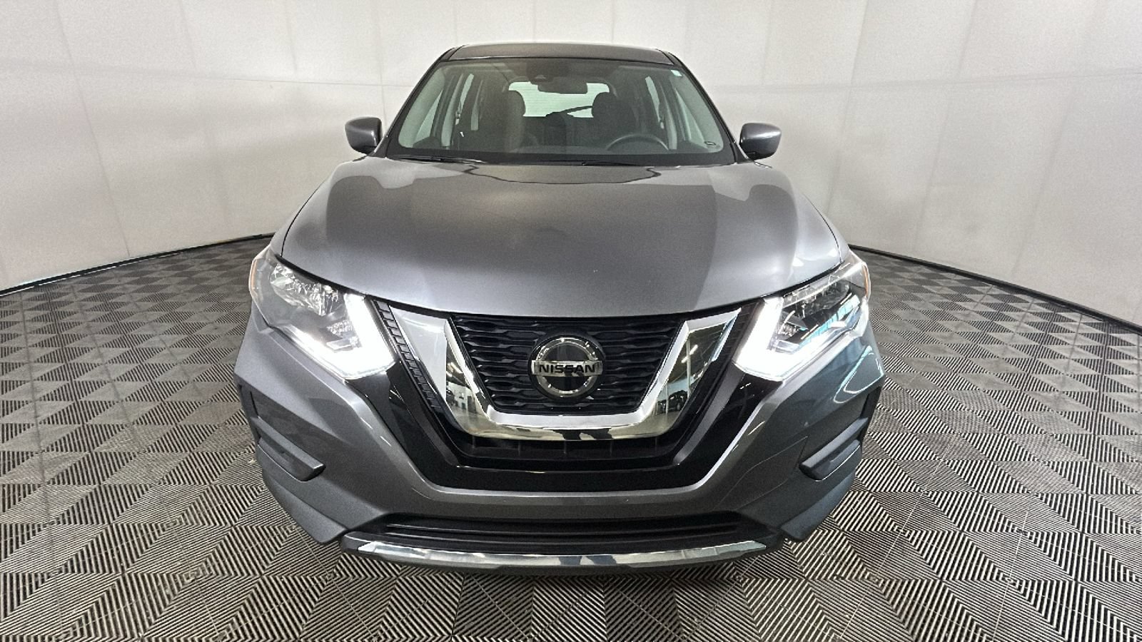 Used 2020 Nissan Rogue S FWD image 9