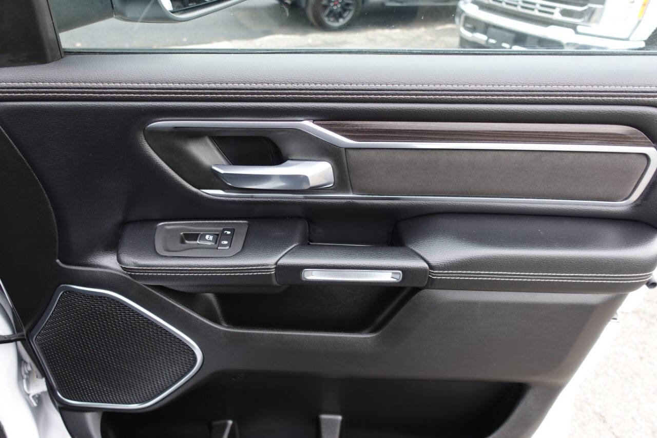 Used 2025 RAM 1500 Laramie w/ Sport Appearance Package AWD/4WD image 33