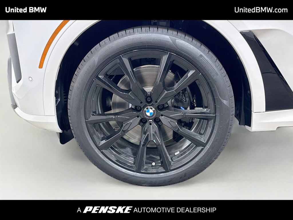 New 2027 BMW X7 xDrive40i w/ M Sport Package AWD/4WD image 2