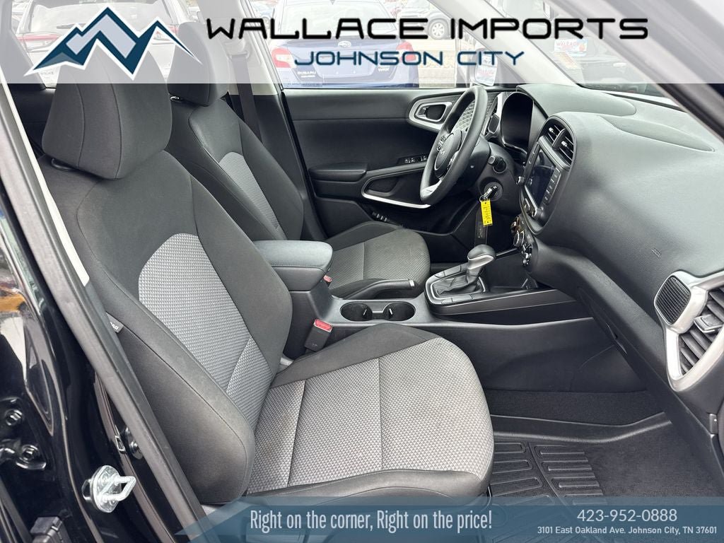 Used 2024 Kia Soul LX w/ Option Group 015 FWD image 35
