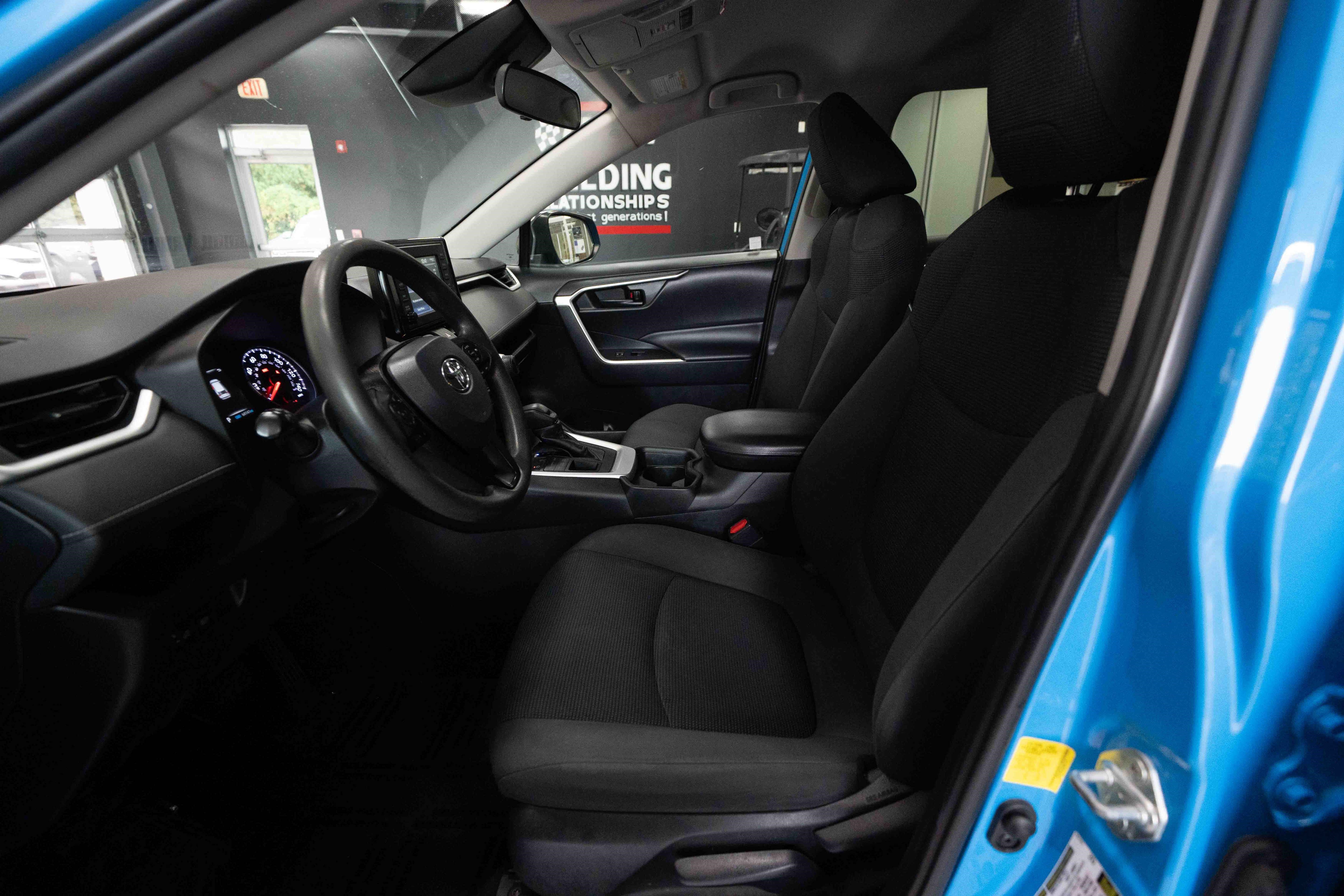 Used 2019 Toyota RAV4 LE w/ Carpet Mat Package AWD/4WD image 9