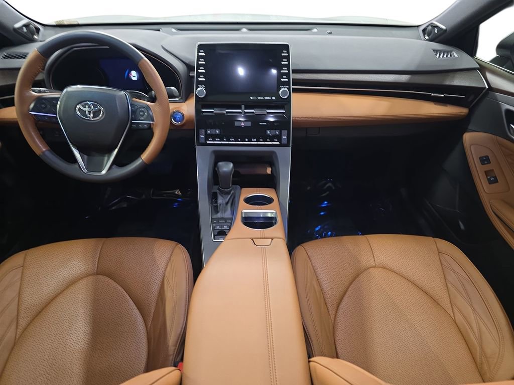 Used 2020 Toyota Avalon Limited image 9