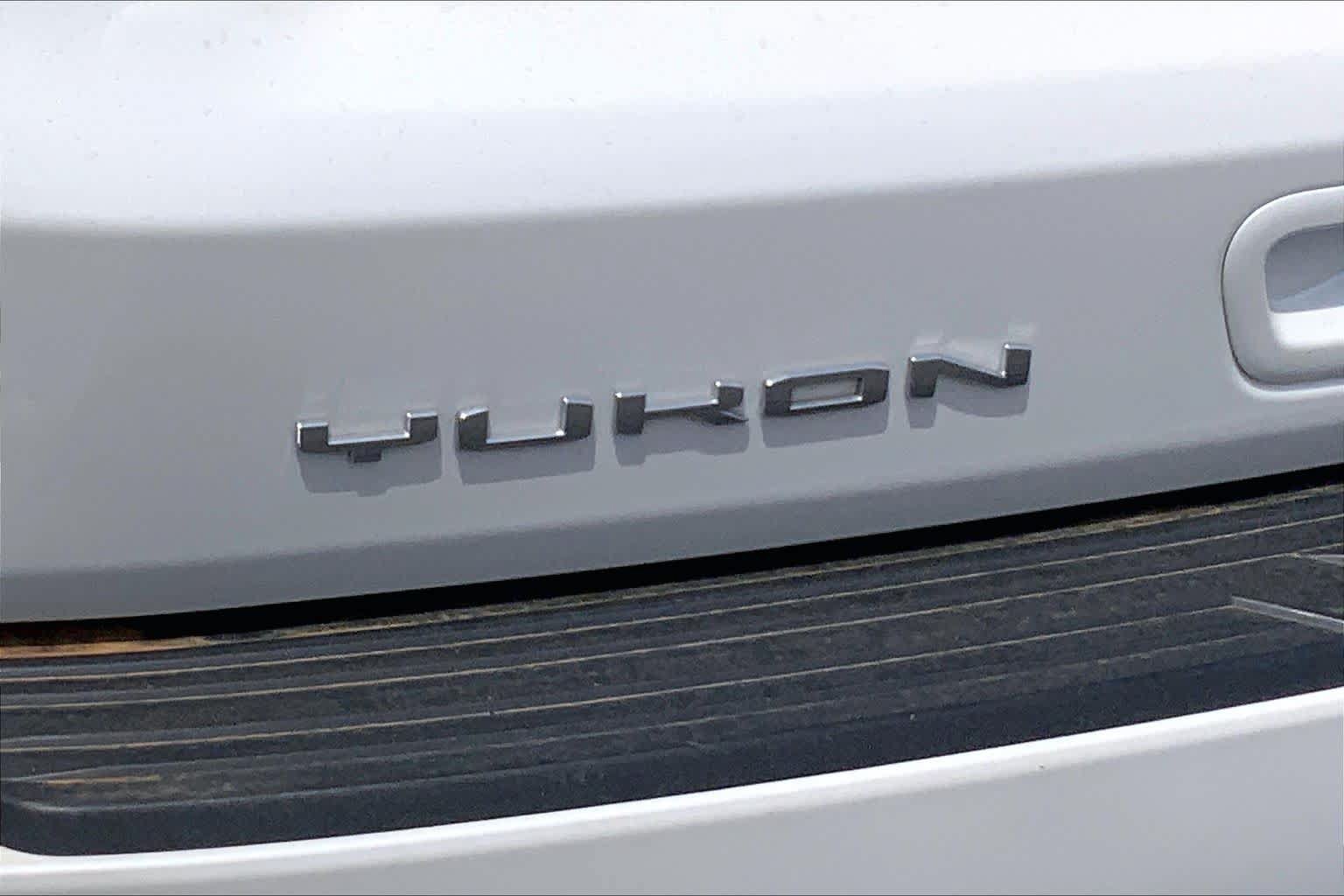 Used 2021 GMC Yukon Denali w/ Advanced Technology Package RWD image 10