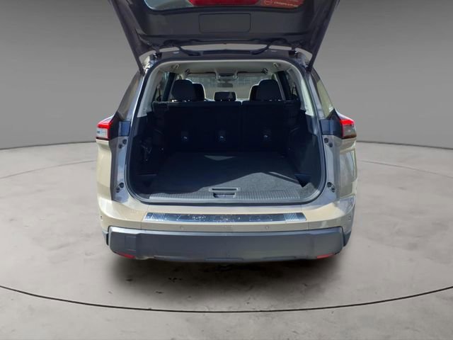 Used 2025 Nissan Rogue SV image 8