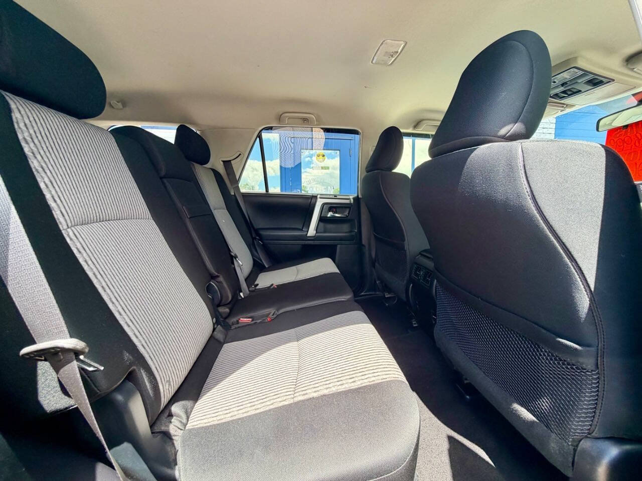 Used 2018 Toyota 4Runner SR5 AWD/4WD image 26