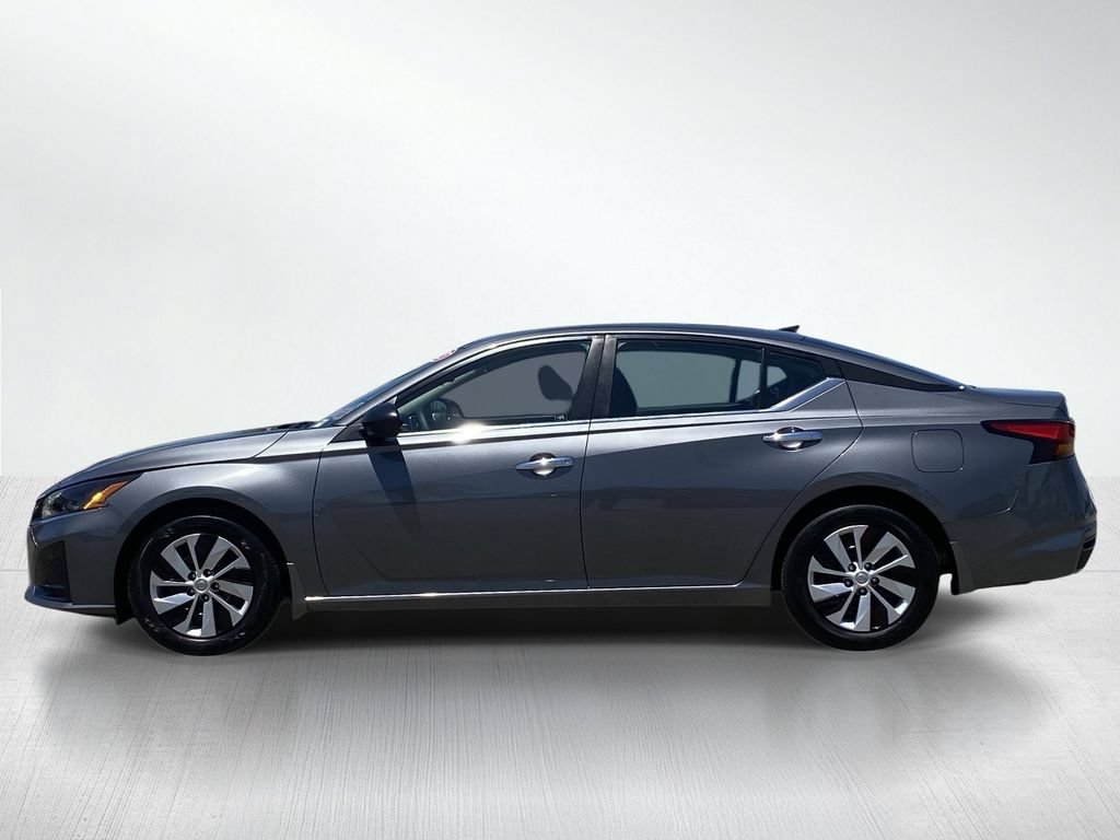 Used 2025 Nissan Altima 2.5 S FWD image 2
