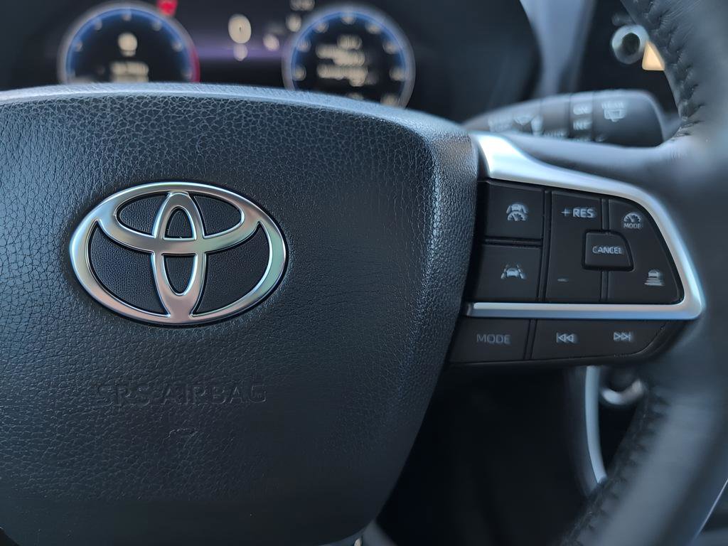 Used 2024 Toyota Grand Highlander Limited image 15