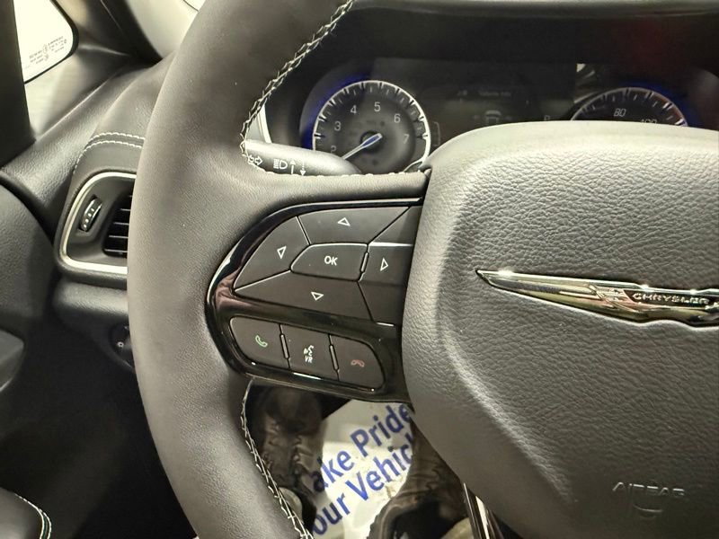 New 2026 Chrysler Pacifica Limited image 31