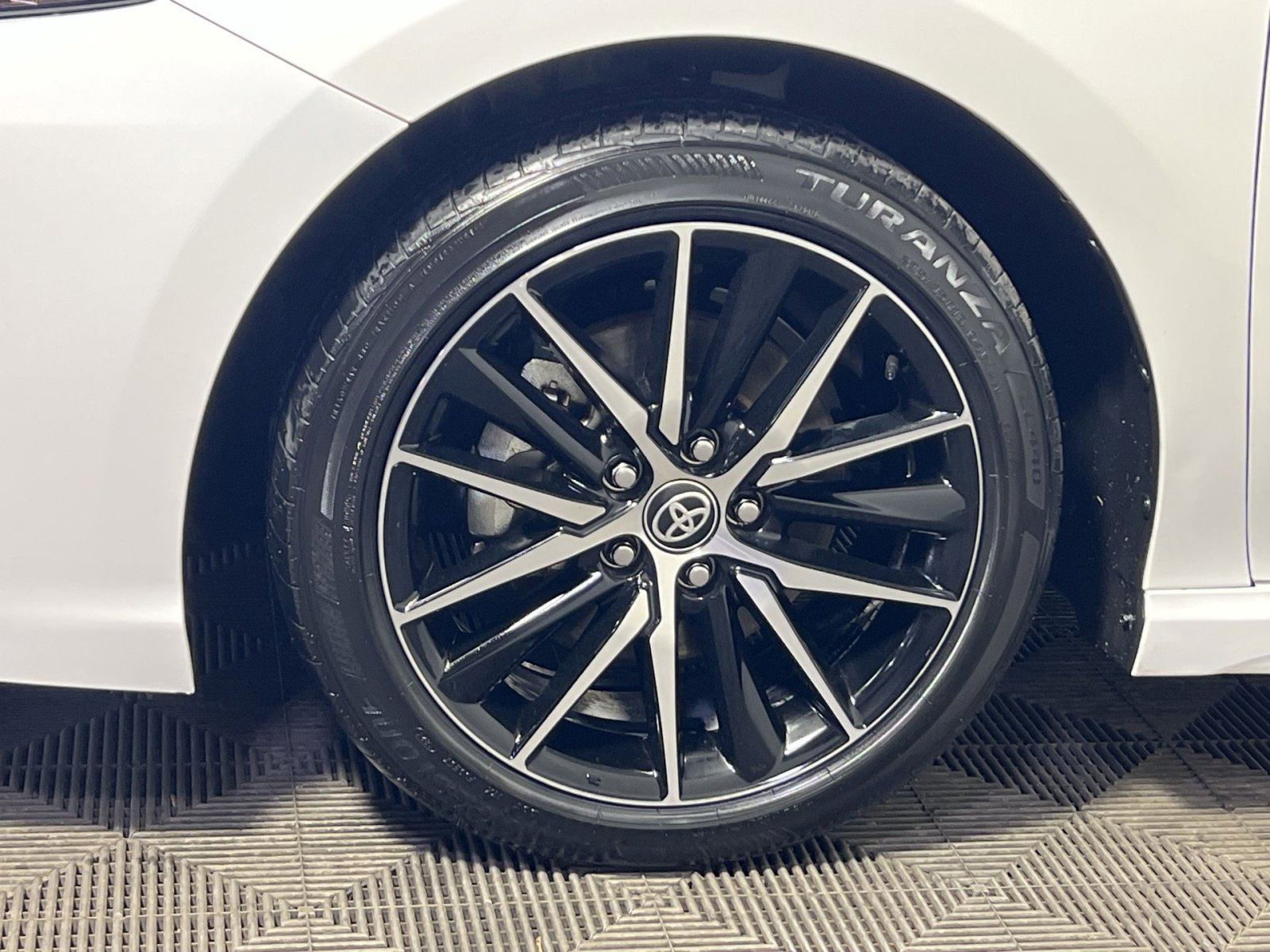 Used 2024 Toyota Camry SE image 12