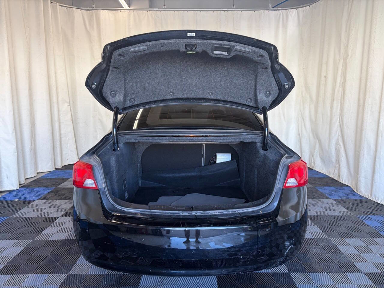 Used 2016 Chevrolet Impala LS FWD image 10