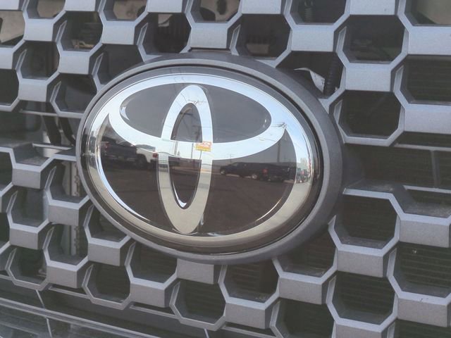 Used 2021 Toyota Tundra SR5 w/ SR5 Upgrade Package image 29