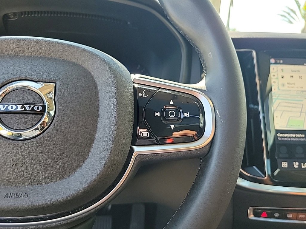 Used 2025 Volvo S60 B5 Plus image 18