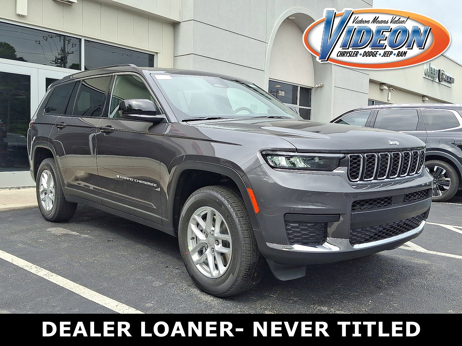 New 2025 Jeep Grand Cherokee L Laredo w/ Luxury Tech Group I image 1