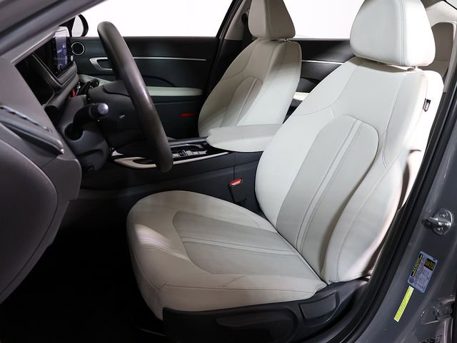 Used 2022 Hyundai Sonata SE FWD image 4