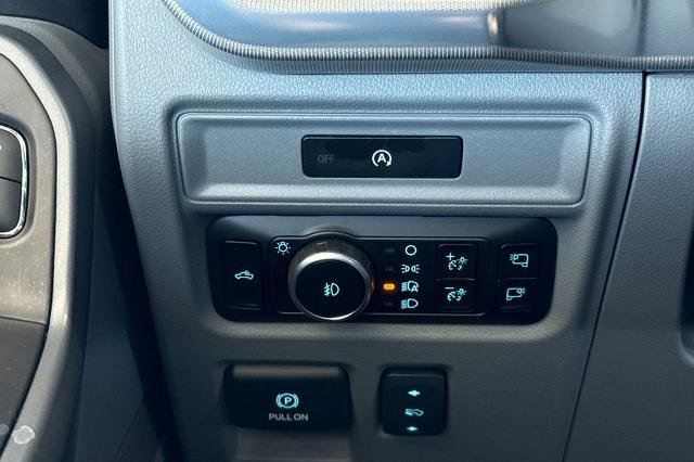 Used 2025 Ford F150 Lariat AWD/4WD image 39