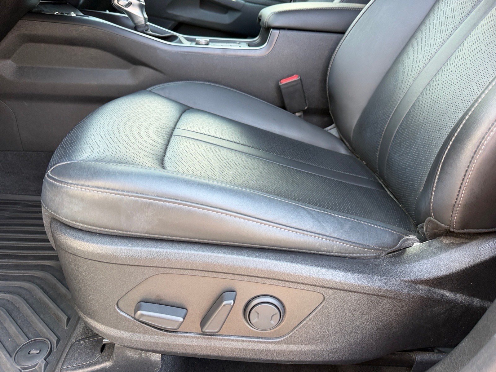Used 2023 Kia Sorento S w/ Panoramic Sunroof Package FWD image 11