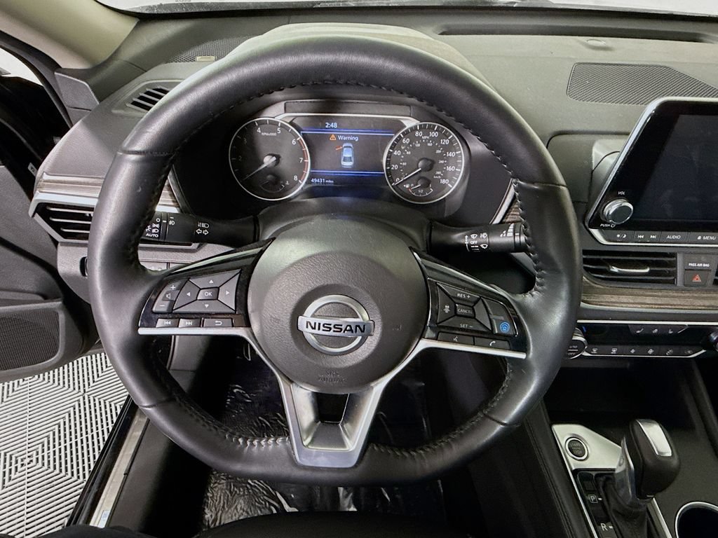 Certified 2019 Nissan Altima 2.0 Platinum FWD image 22