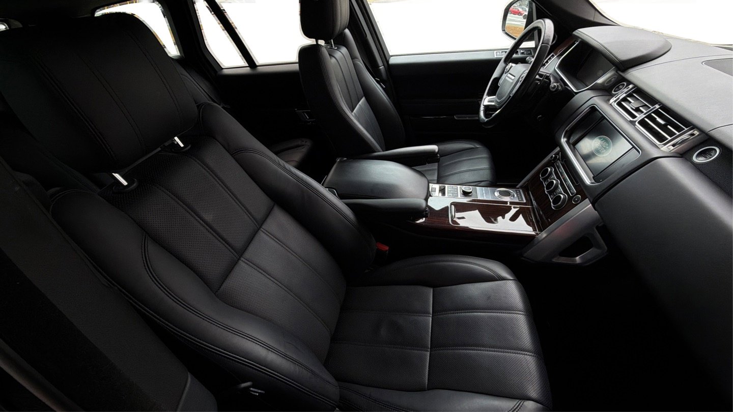 Used 2016 Land Rover Range Rover HSE image 16