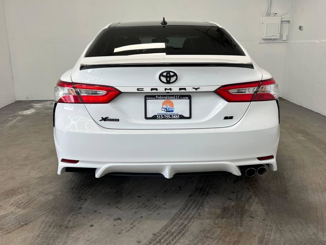 Used 2018 Toyota Camry XSE image 5